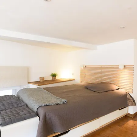 Rue Du Centre - Lumineux Duplex Centre Apartment *